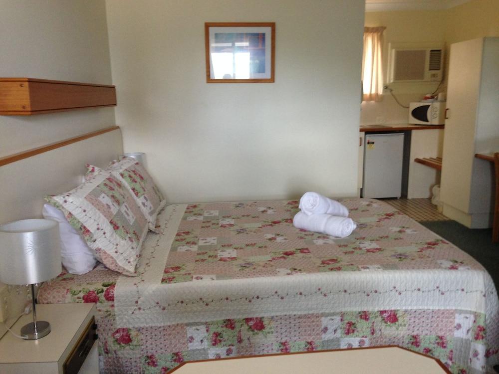 Country Rose Motel Warwick Exterior foto